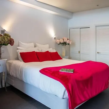 Large 1Br Apartment With Waterfront View